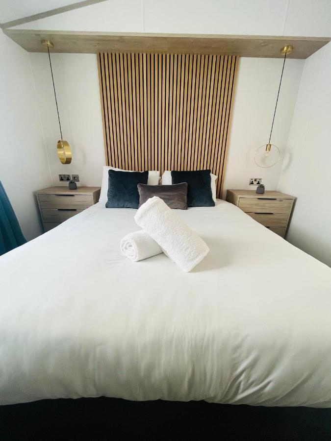 Loki'S Retreat Lodge With Hot Tub Йорк Экстерьер фото